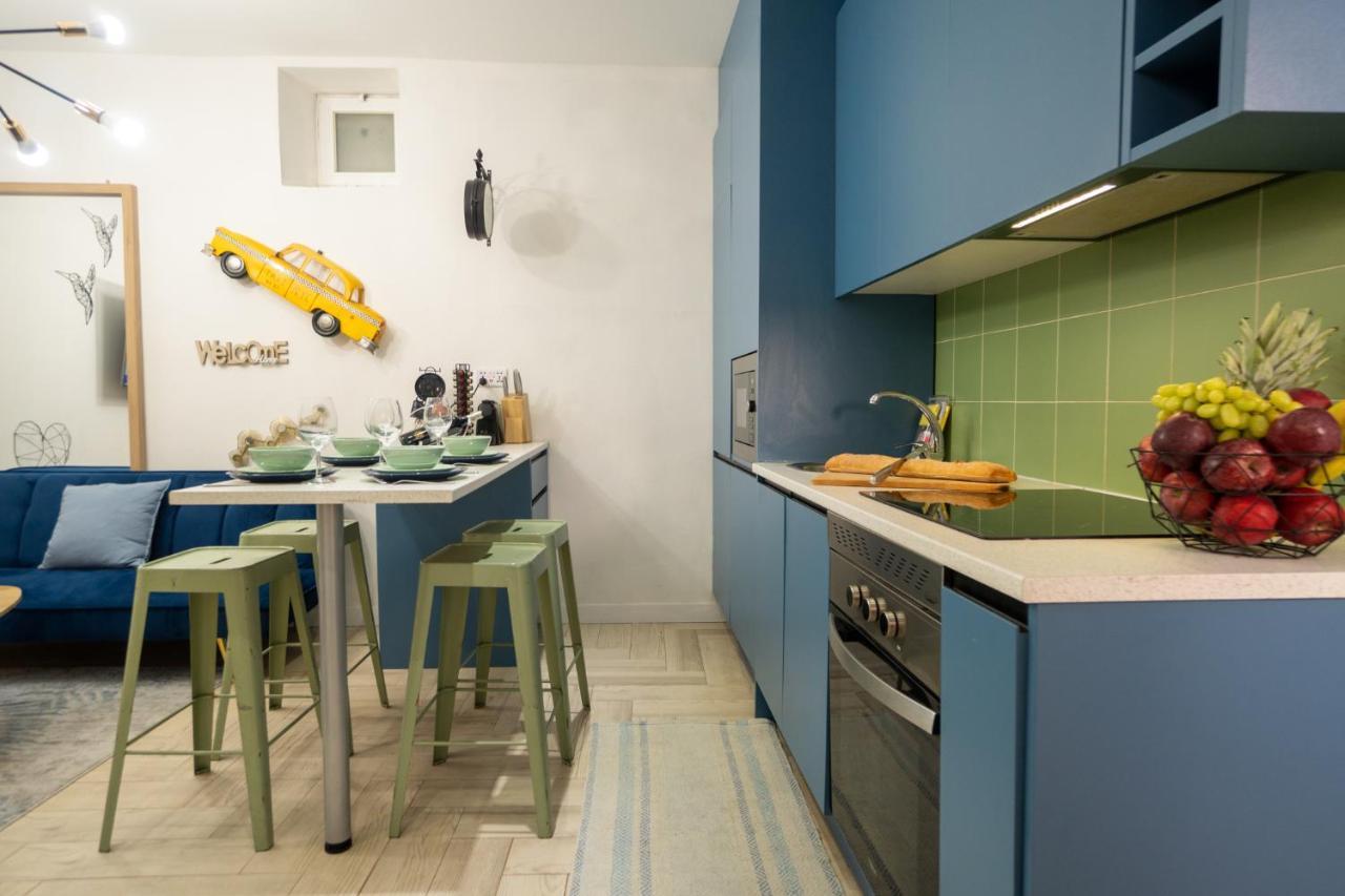 Cozy Apartment Puerta Del Sol & Private Patio Madrid Kültér fotó