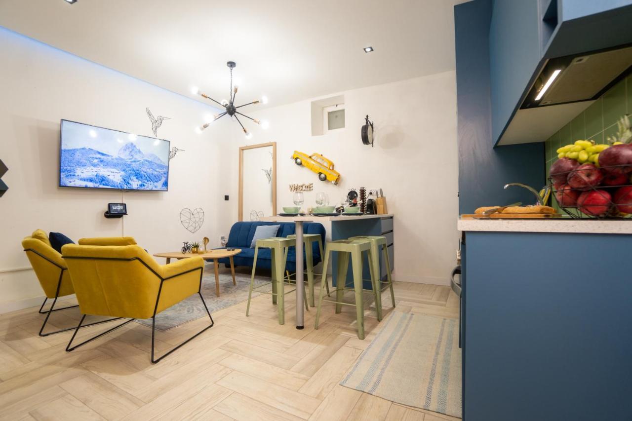 Cozy Apartment Puerta Del Sol & Private Patio Madrid Kültér fotó