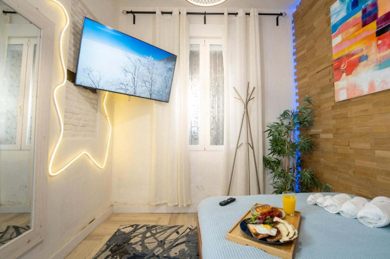 Cozy Apartment Puerta Del Sol & Private Patio Madrid Kültér fotó
