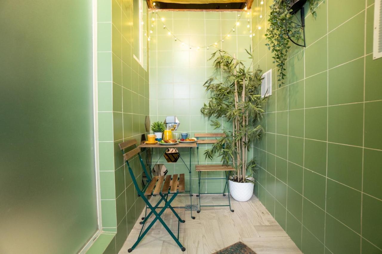 Cozy Apartment Puerta Del Sol & Private Patio Madrid Kültér fotó