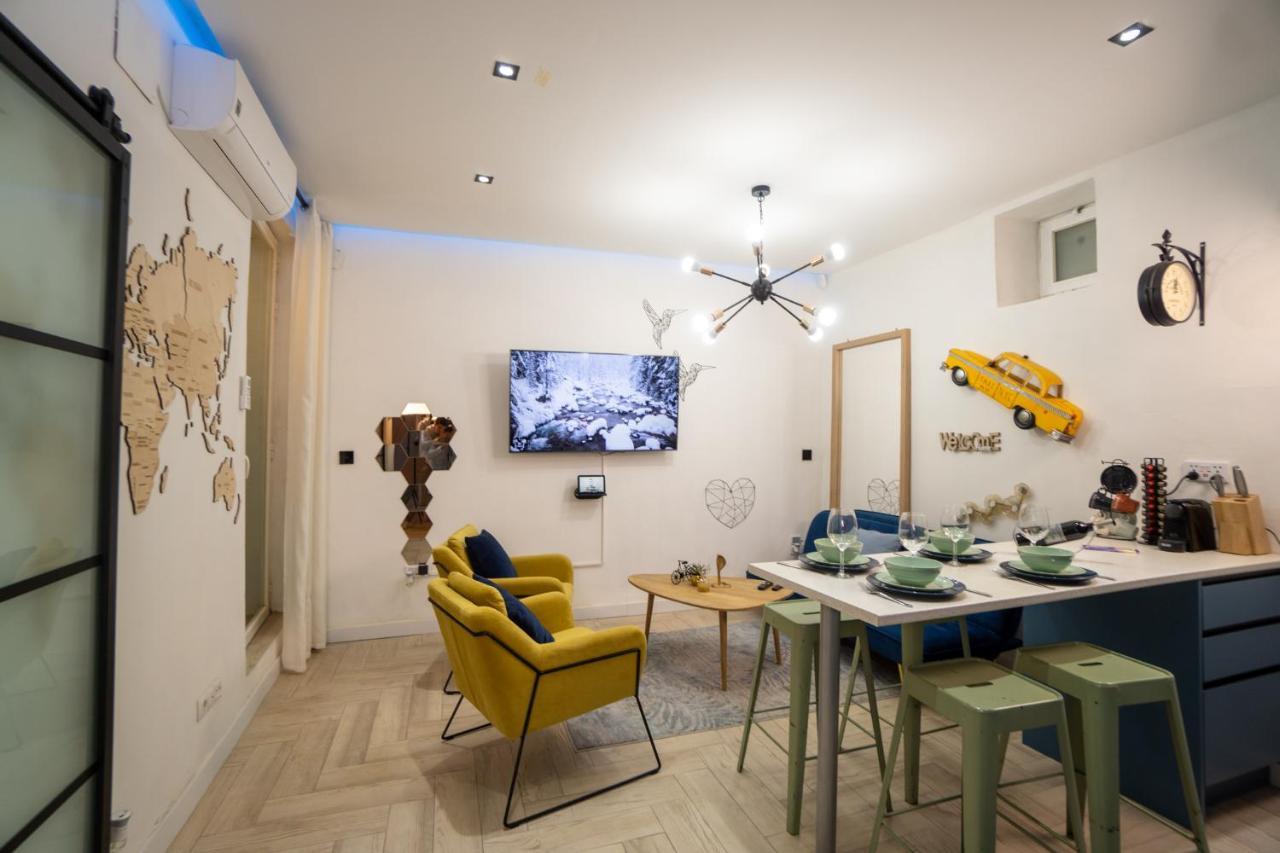 Cozy Apartment Puerta Del Sol & Private Patio Madrid Kültér fotó